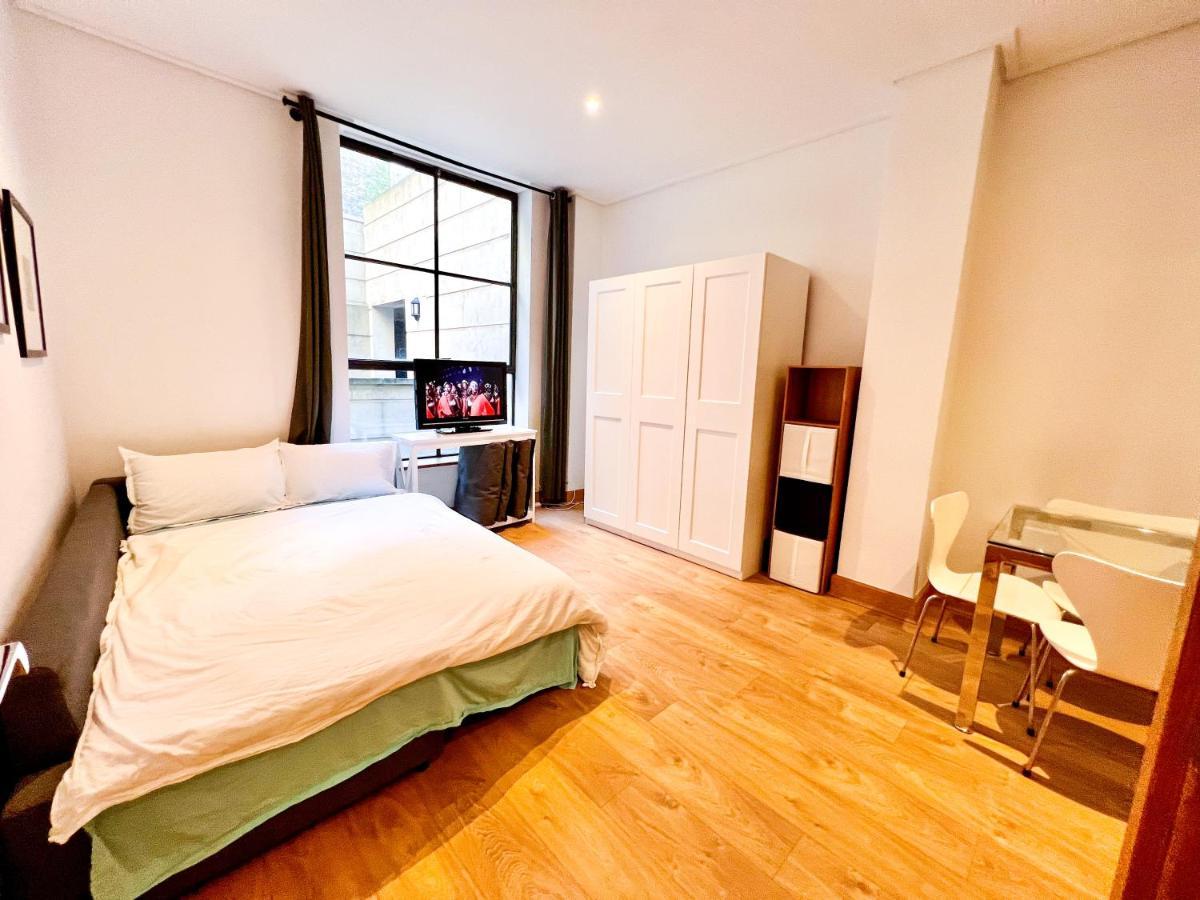 Superior Entire Apartment Between St Pauls Cathedral And Covent Garden London Exterior photo