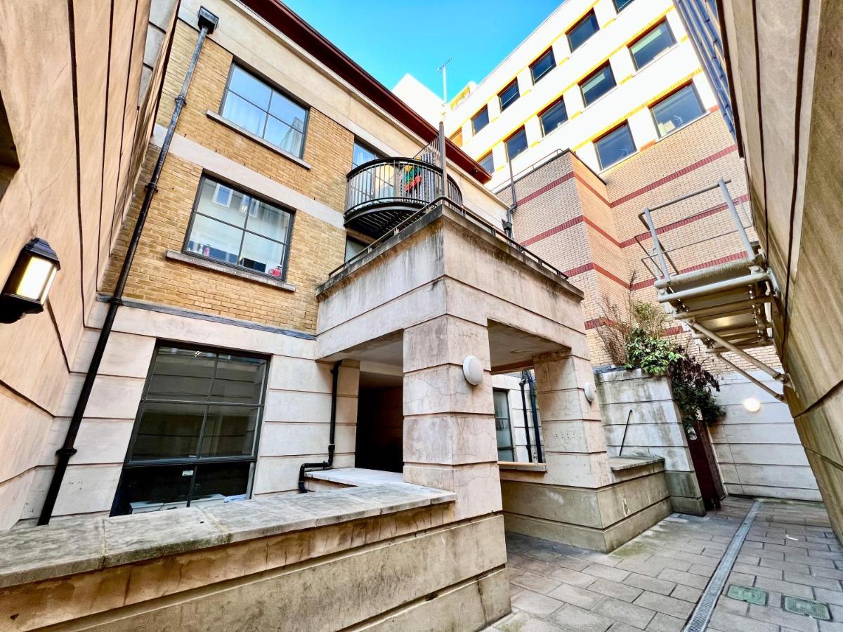 Superior Entire Apartment Between St Pauls Cathedral And Covent Garden London Exterior photo
